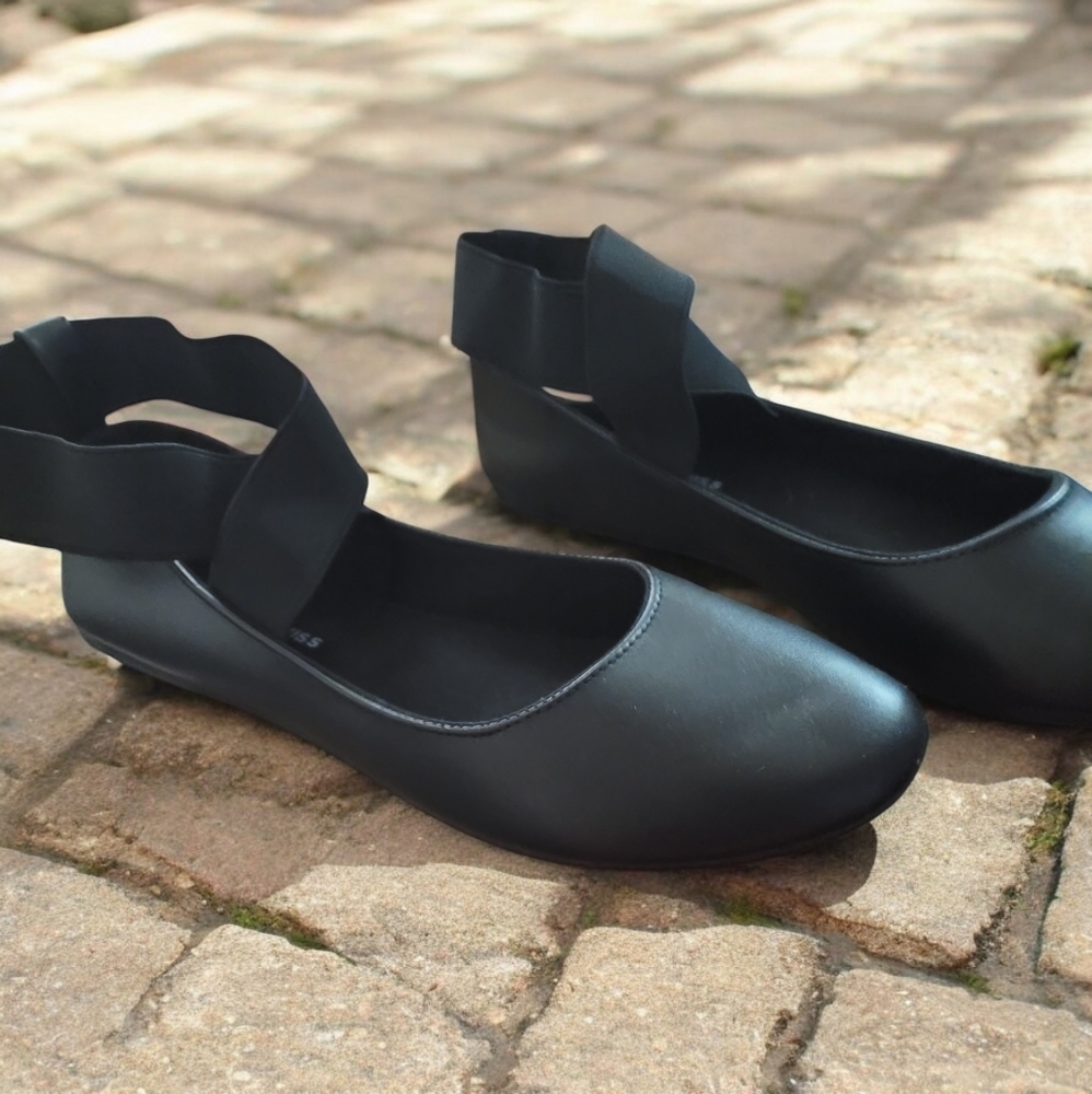 Black ballerinas shoes